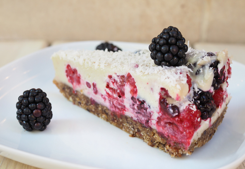 blackberry-raspberry-cake-01