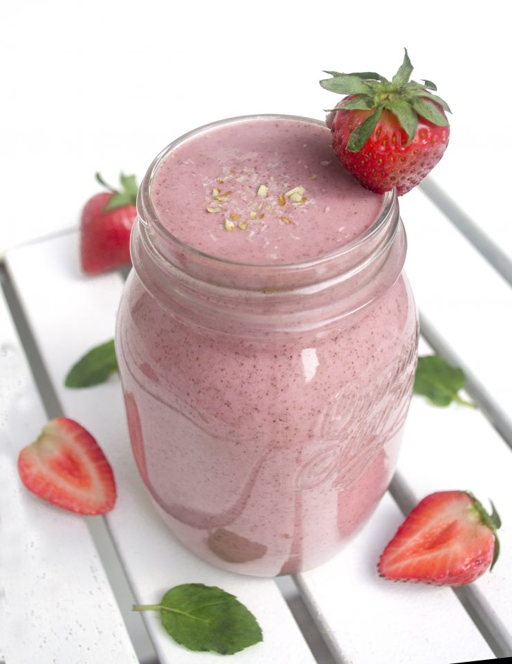 Ягодов шейк с марципан/ Strawberry marzipan shake | Кукуряк