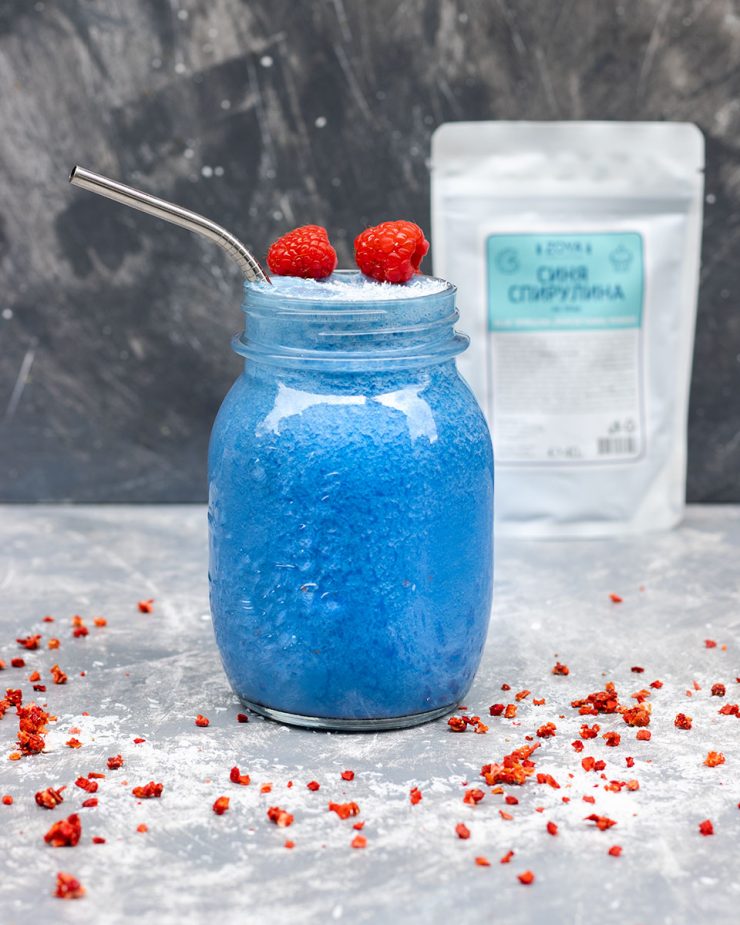 Плодов шейк със синя спирулина / Fruit shake with blue spirulina | Кукуряк